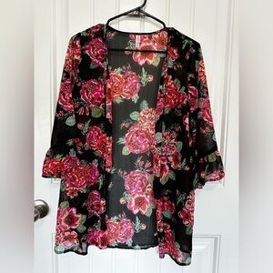 Xillaration Women's floral kimono size small GUC